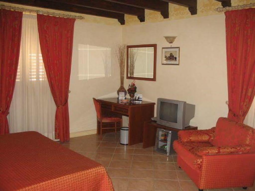 Hotel Centrale בגרייה מראה חיצוני תמונה