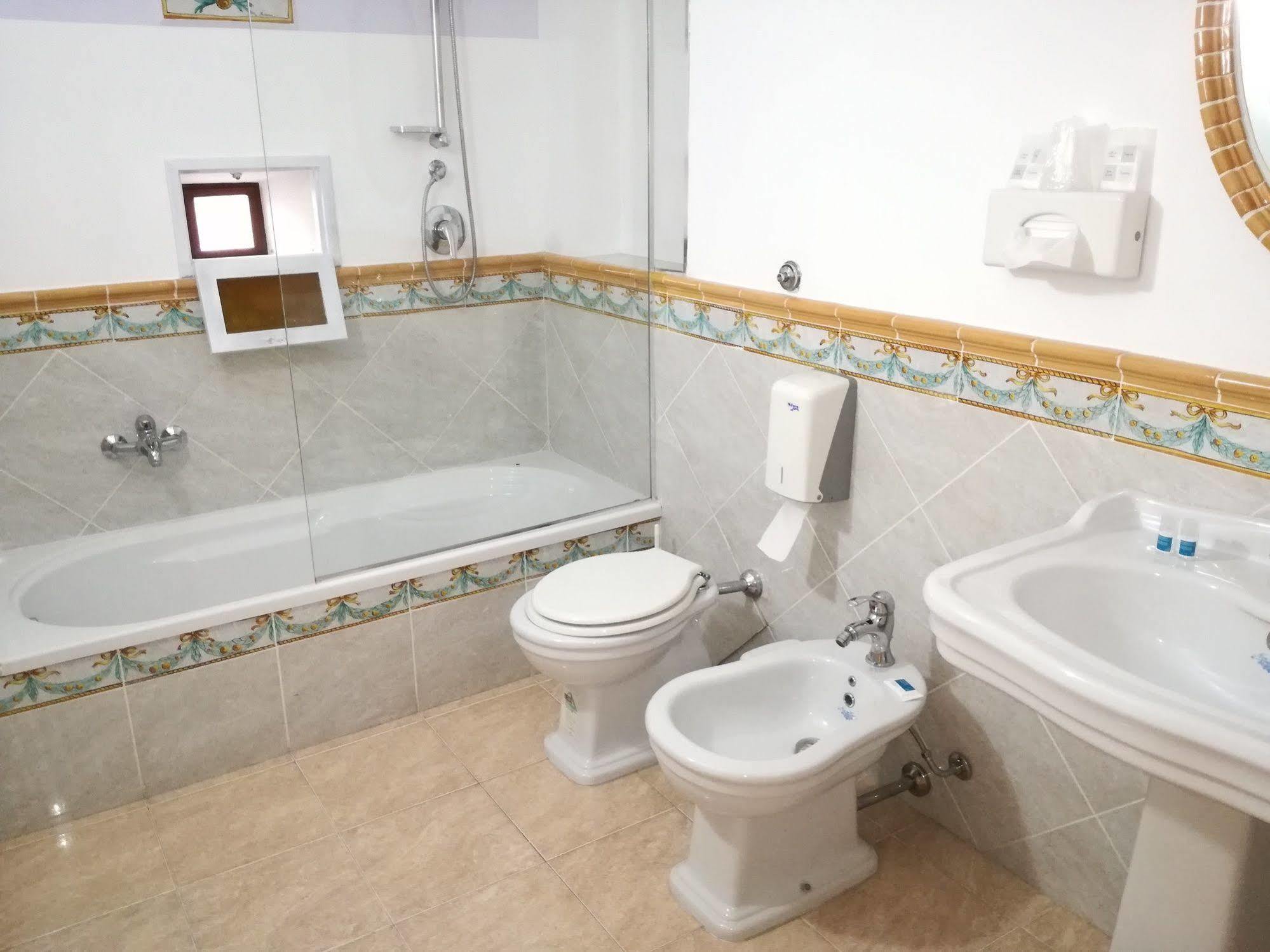 Hotel Centrale בגרייה מראה חיצוני תמונה