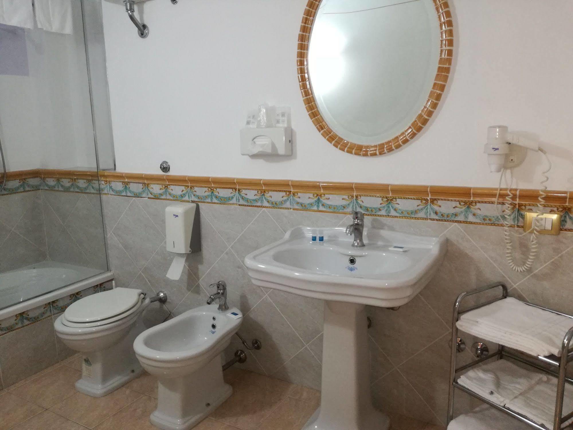Hotel Centrale בגרייה מראה חיצוני תמונה